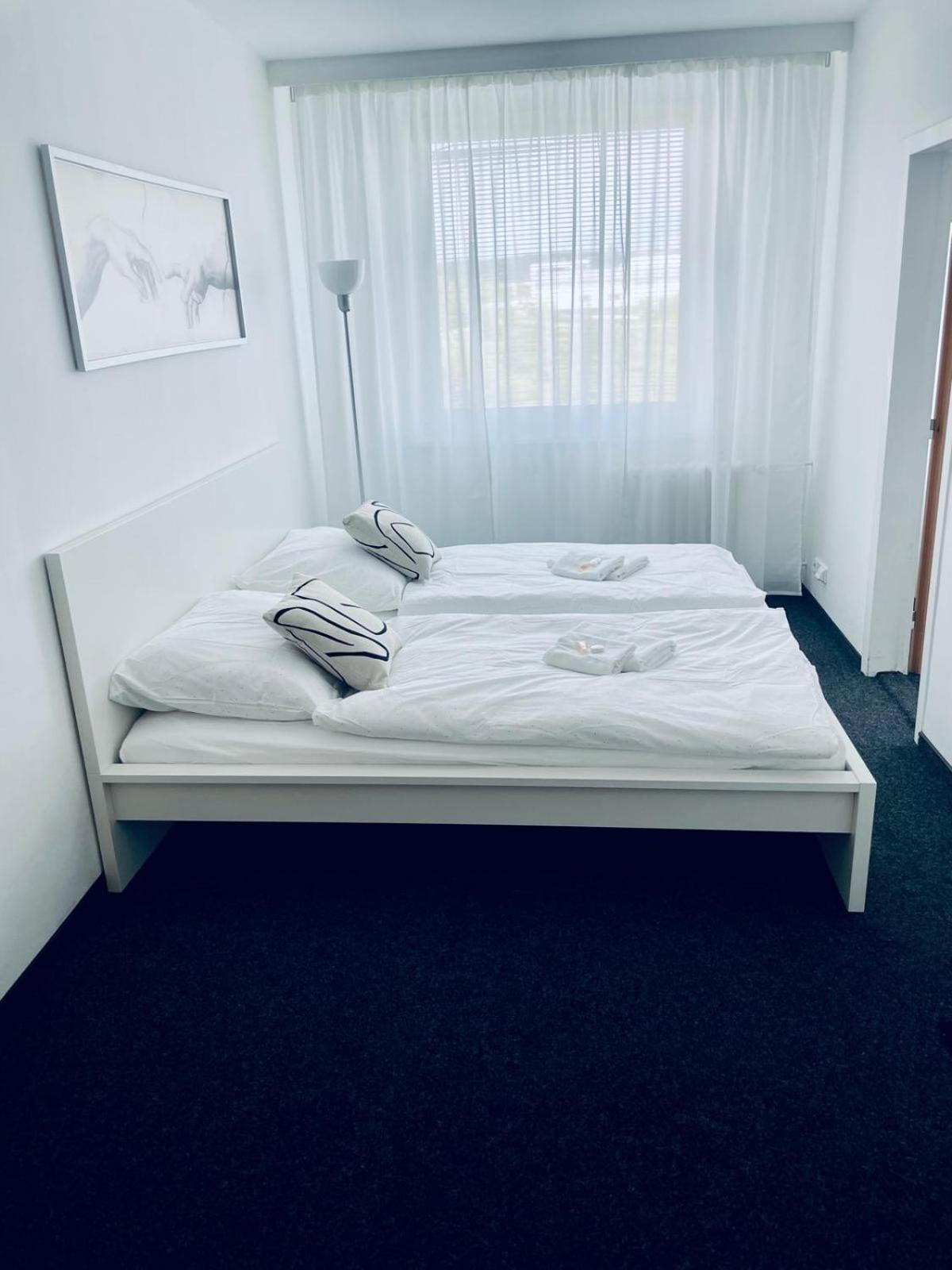 Apartmany Bryksova Prag Eksteriør billede
